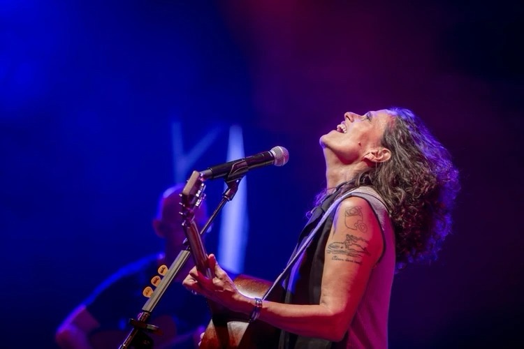 1ª noite do Palco Pernambuco Meu País em Bezerros tem shows de Rogéria Dera, Adriana Calcanhotto, Luedji Luna e Zélia Duncan