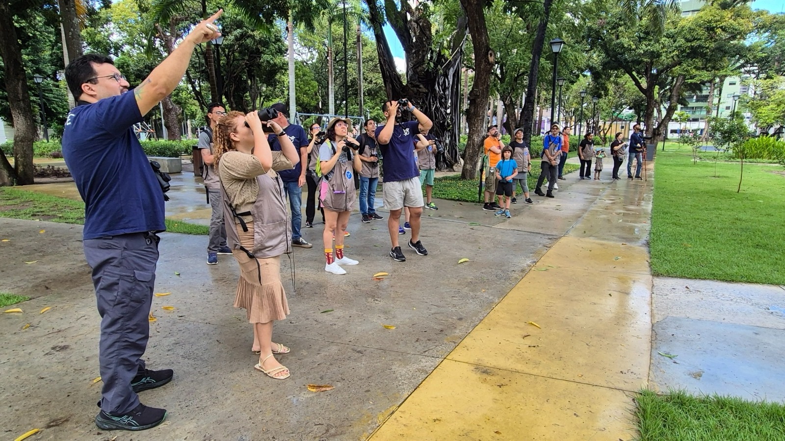 Entre árvores, cantos e voos: Parque do Caiara recebe 18ª edição do Vem Passarinhar Recife