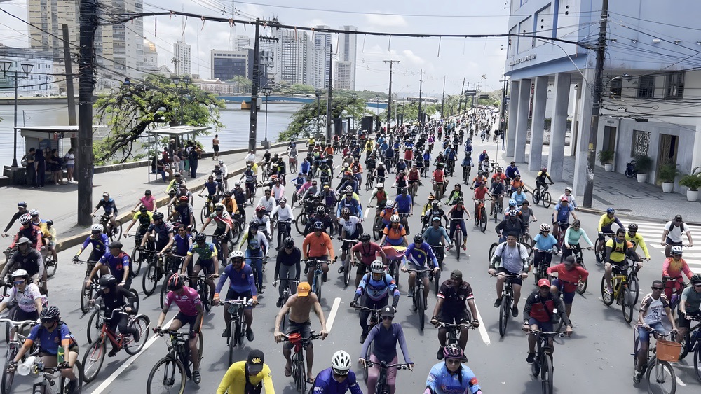 Bike Fest Recife reúne 4 mil ciclistas e transforma Centro em grande circuito sobre duas rodas