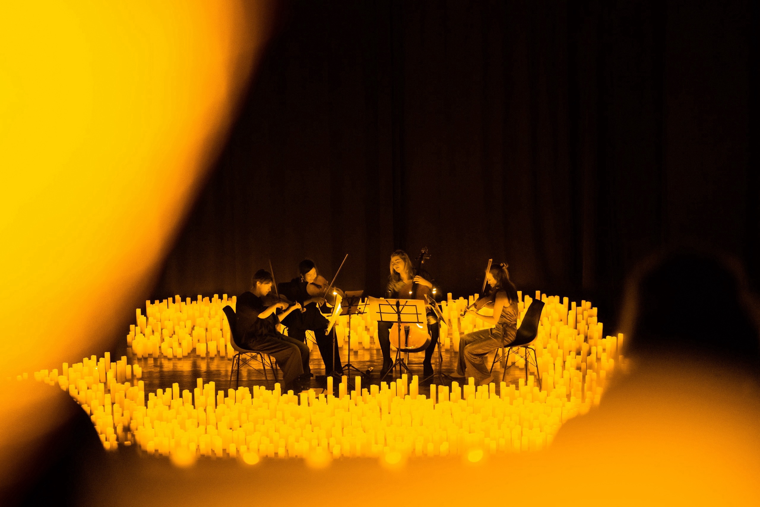 Candlelight leva tributos ao Queen e Ariana Grande ao Teatro RioMar Recife neste domingo (18)